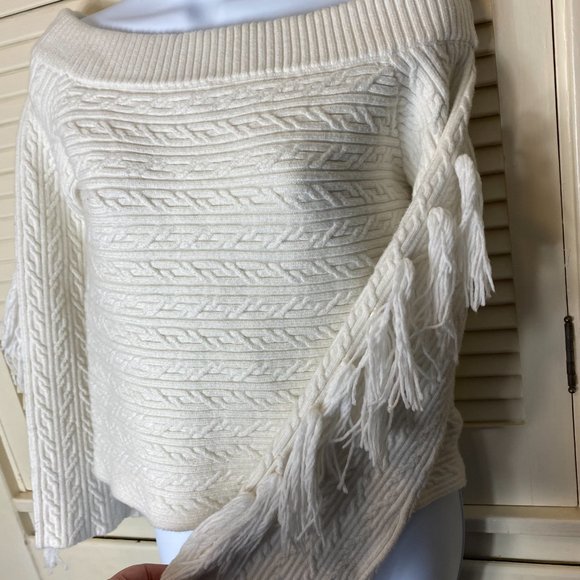 Rachel Roy Ryanne Off Shoulder Tassel Sweater‎ size Medium - Picture 3 of 3